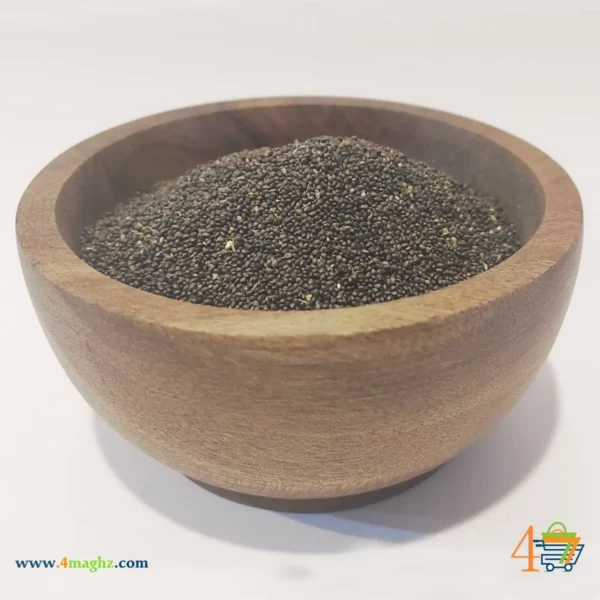 بذر مرزه پایه کوتاه در کاسه چوبی