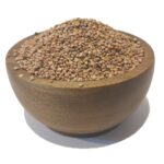بذر تربچه در ظرف کاسه چوبی